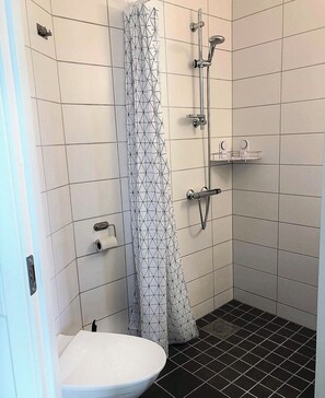 Deluxe Double Room, Ocean View | Bathroom | Hair dryer, towels, soap, toilet paper - Senja Living (Senja)