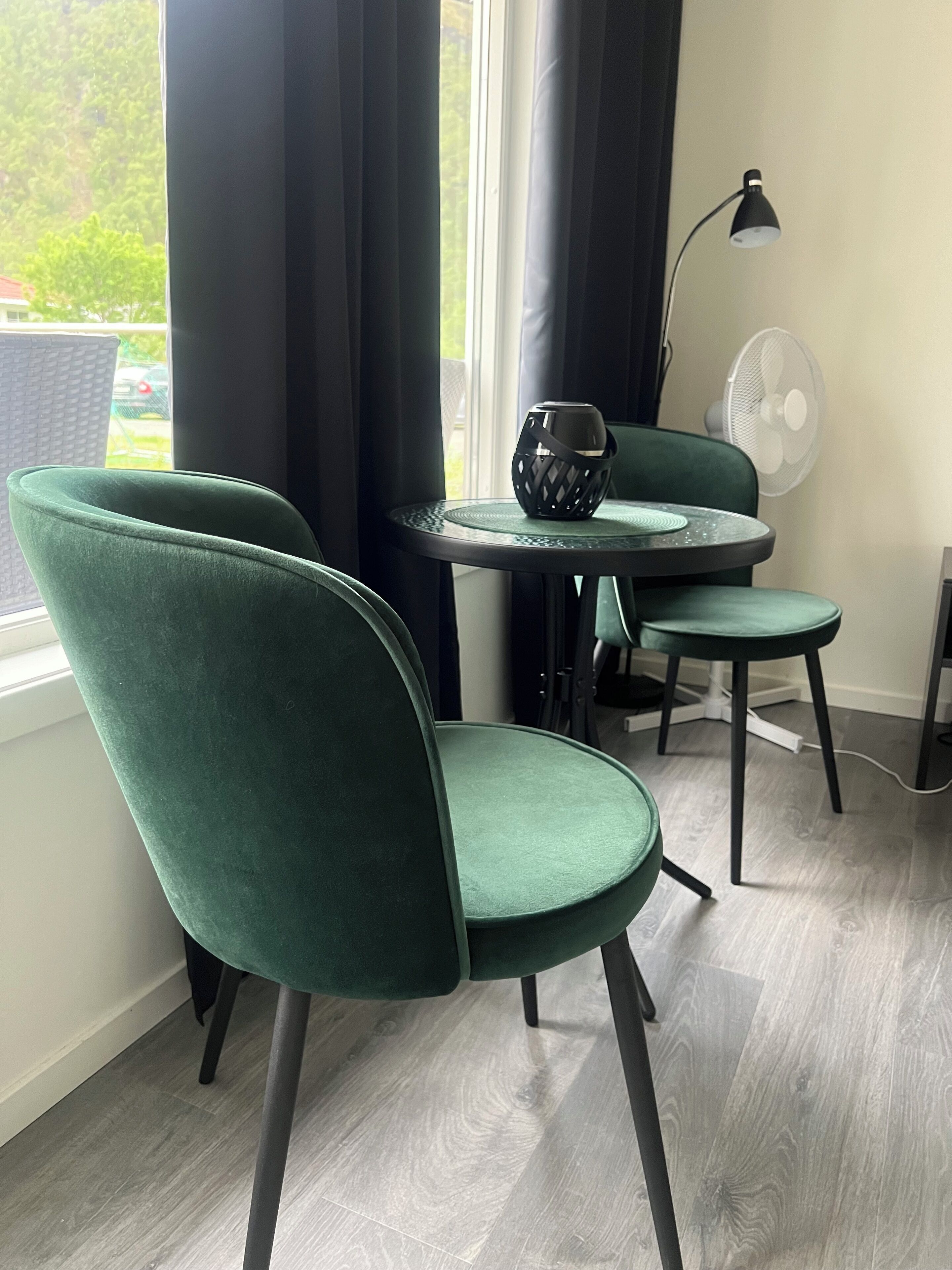 Sengetøy av topp kvalitet, dundyner, lydisolert og wi-fi (inkludert)