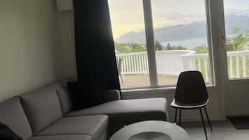 Chambre Quadruple Familiale, vue océan | Literie de qualité supérieure, couette en duvet d'oie