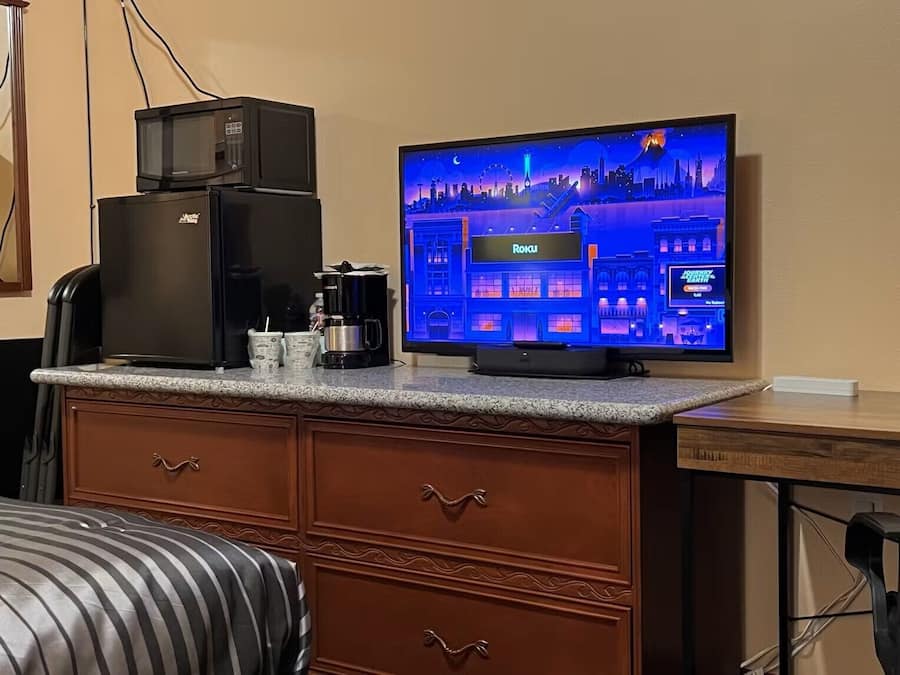 Suite estudio, 1 cama King size, para no fumadores, vista a la montaña | Ropa de cama de alta calidad y decoración personalizada