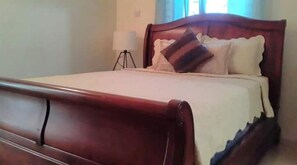 2 bedrooms, free WiFi - Caro's Cove (Drax hall)