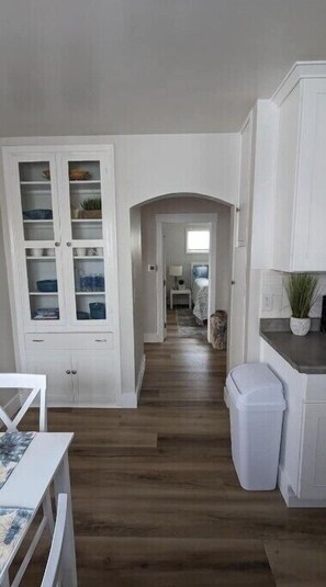 Interior - Quaint Murray Home in central valley, near mountains  & IMC Hospital (Murray)