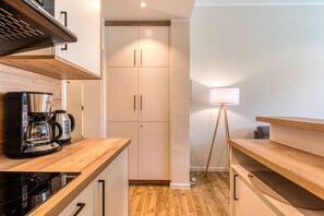 Fridge, microwave, stovetop, dishwasher - Alte Teestube Weststrand Terrasse (Norderney)