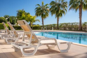 Piscine couverte, piscine extérieure