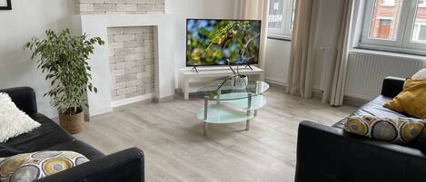 Télévision à écran plat