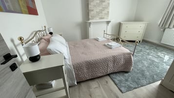 1 bedroom, desk, iron/ironing board, WiFi