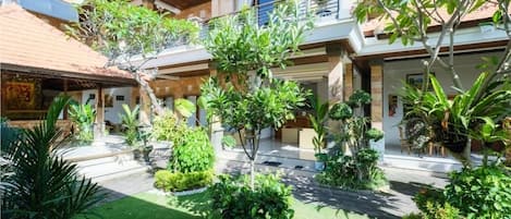 Deluxe Room, Garden View | Garden view