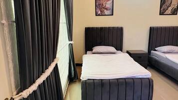 Apartment | 3 bedrooms, iron/ironing board, free WiFi, bed sheets