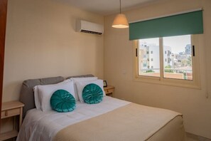 2 habitaciones, tabla de planchar con plancha, wifi y ropa de cama