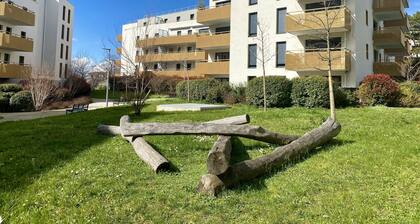 Modern appartement pour 4pers near aeroport, Eurexpo and Lyon- terrasse-parking