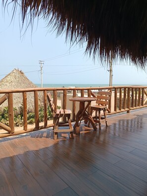 Stuga Panoramic - utsikt mot stranden | Terrass/Patio