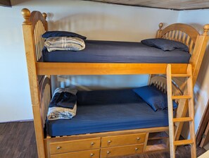 2 bedrooms, desk, iron/ironing board, travel cot