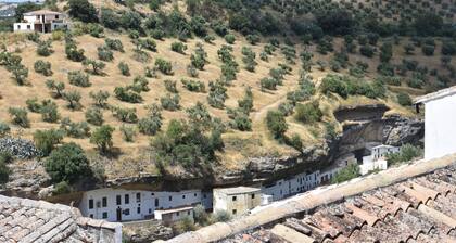 Alojamiento Rural El Aroma del Dulce en Setenil de las Bodegas Casa Centrica