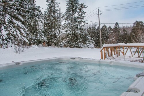 Lake Cabin - 4BR with private SPA, wifi and babyfoot