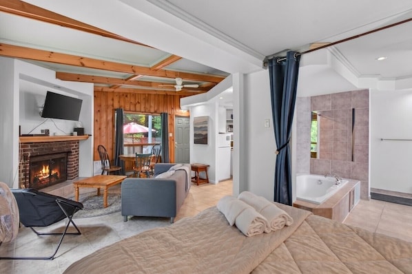 1 bedroom, desk, free WiFi, bed sheets