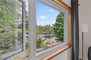 Interior - L`eau douce - Lumière naturelle en bord de lac (Saint-Donat-de-Montcalm)