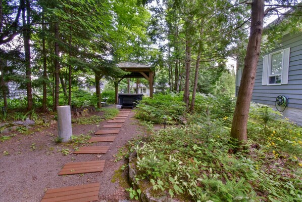 Property grounds - Chalet Boréal, SPA, LAC & SKI (Saint-Donat-de-Montcalm)