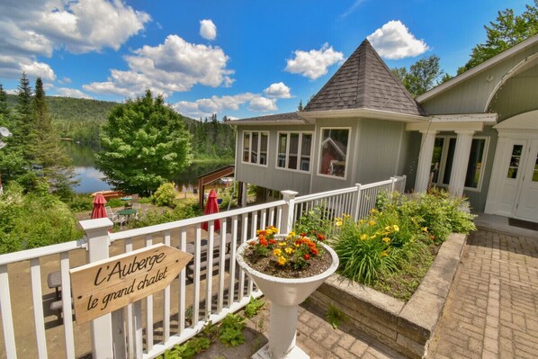 Unclassified image, 1 of 80, button