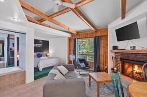 10 bedrooms, desk, travel cot, free WiFi