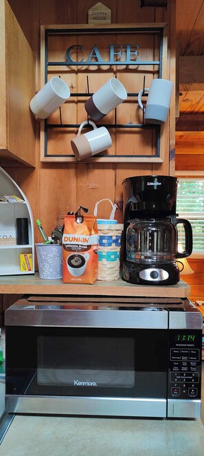 Fridge, microwave, oven, stovetop - Cabin 7 - Private Log Cabin with loft in Columbia Kentucky (Columbia)