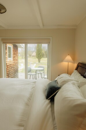 Farmhouse at Loma Cottages | 2 bedrooms, Egyptian cotton sheets, premium bedding, pillowtop beds