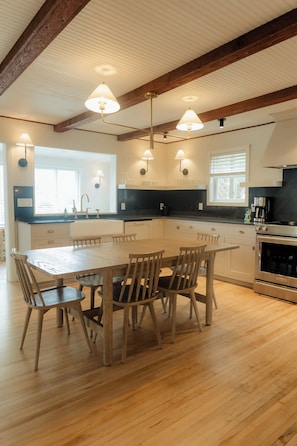 Farmhouse at Loma Cottages | Private kitchen