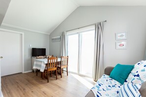 Unclassified image, 5 of 14, button - Hampton Beach Seaside Villa Unit 1 (Hampton)