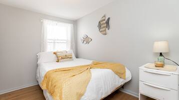 2 bedrooms, WiFi, bed sheets