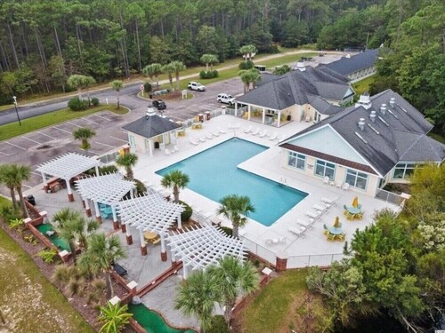 Beautiful home in Garden City SC golf course community with easy access to beach