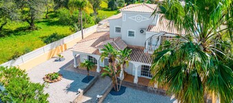 Heatable Pool & BBQ Villa Near Albufeira Center
