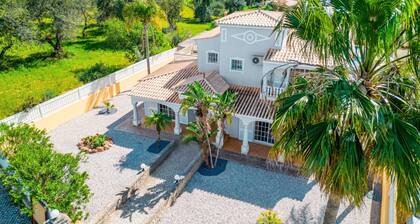 Heatable Pool & BBQ Villa Near Albufeira Center