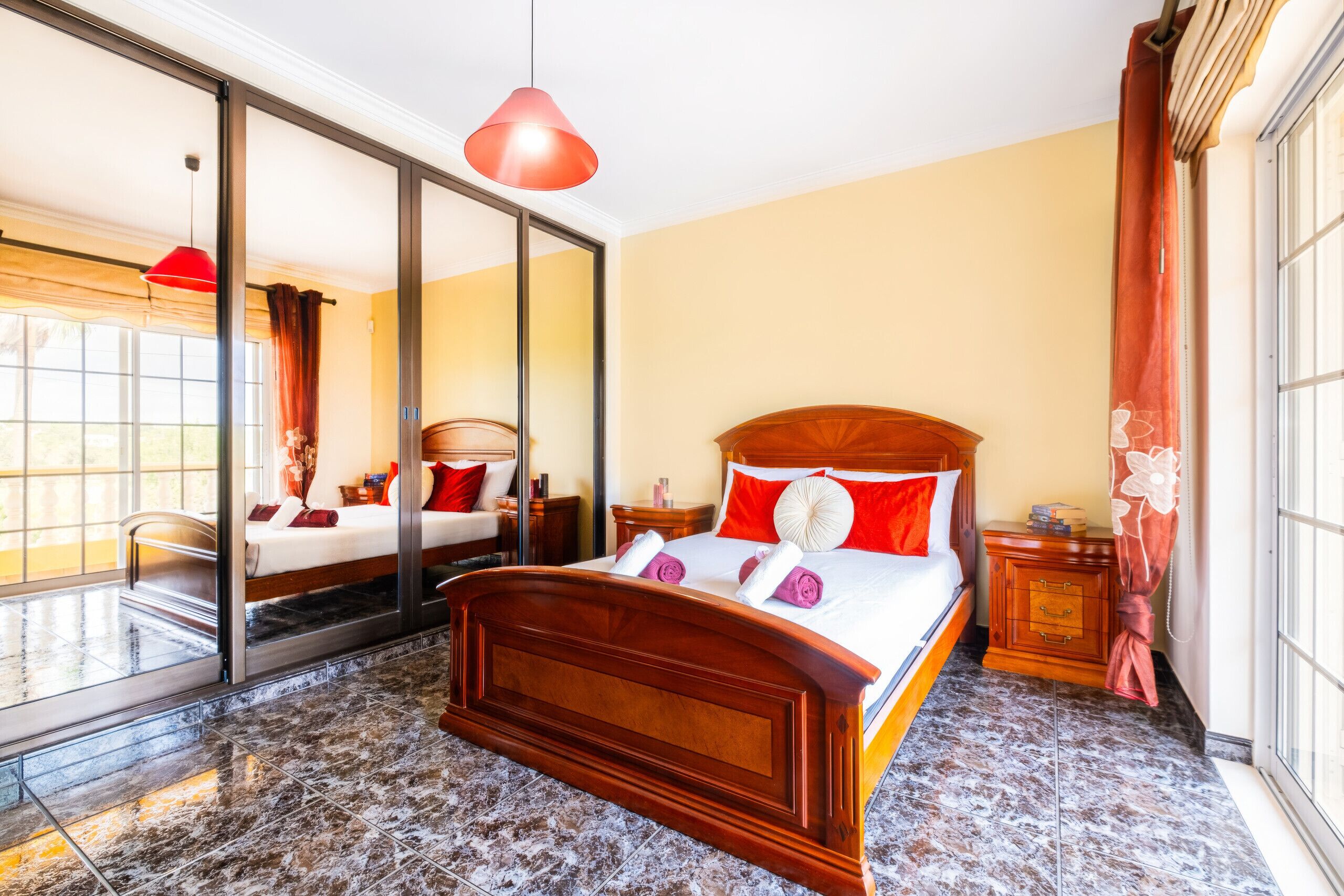 5 bedrooms, iron/ironing board, WiFi (free), bed sheets