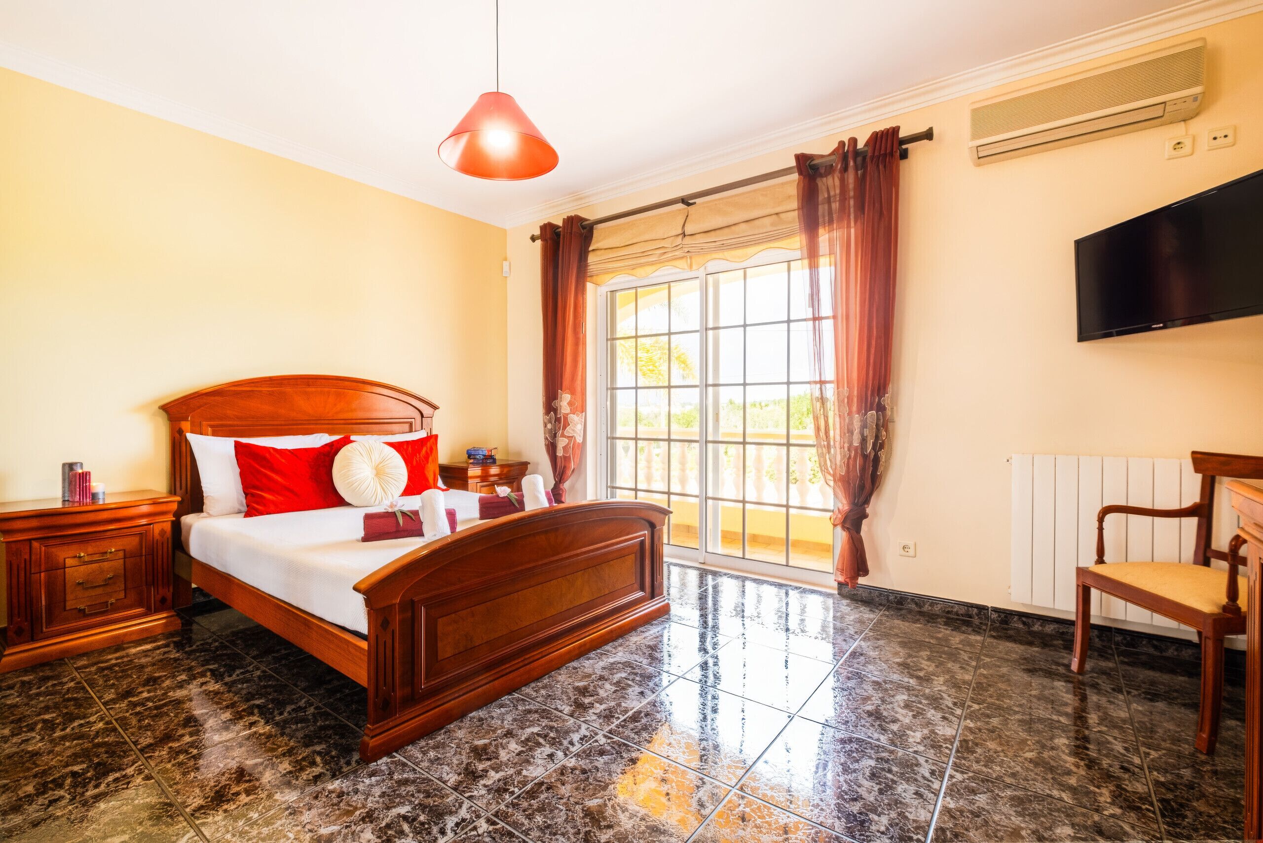 5 Schlafzimmer, Bügeleisen/Bügelbrett, kostenloses WLAN, Bettwäsche