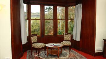 Superior Room, Valley View | Individually decorated, individually furnished, laptop workspace