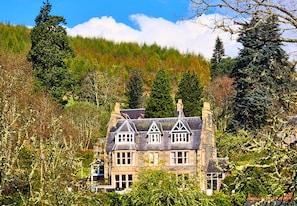 Fachada de la propiedad