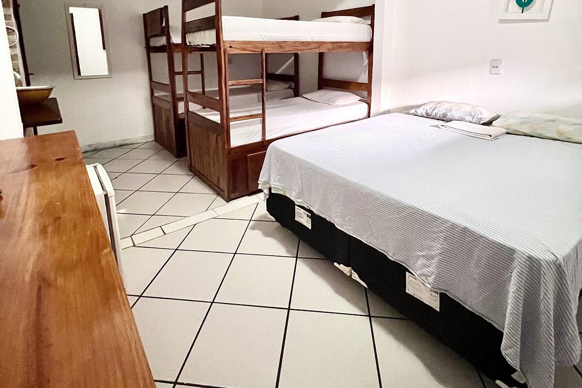 Family Room | Hypo-allergenic bedding, iron/ironing board (on request), free WiFi