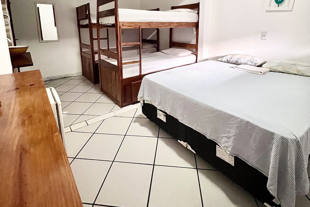 Familiekamer | 1 slaapkamer, hypoallergeen beddengoed, een strijkplank/strijkijzer