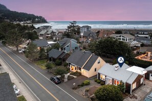 Interior - Grey Oak by Avantstay Coastal Charm, Near Beach & Golf (Seaside)