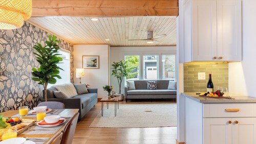 Grey Oak by Avantstay Coastal Charm, Near Beach & Golf