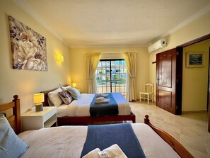 2 bedrooms, iron/ironing board, free WiFi, bed sheets - ALBUFEIRA SUMMER VILLA 1 WITH POOL by HOMING (Albufeira)