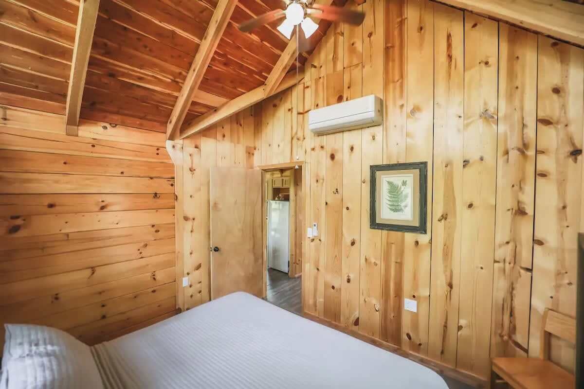 2 bedrooms, travel crib, WiFi, bed sheets