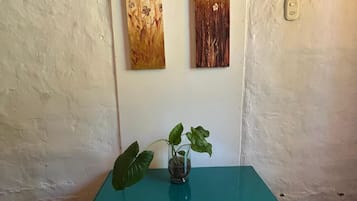 Habitació bàsica, pati, vistes a la muntanya | 2 dormitoris i wifi gratuïta