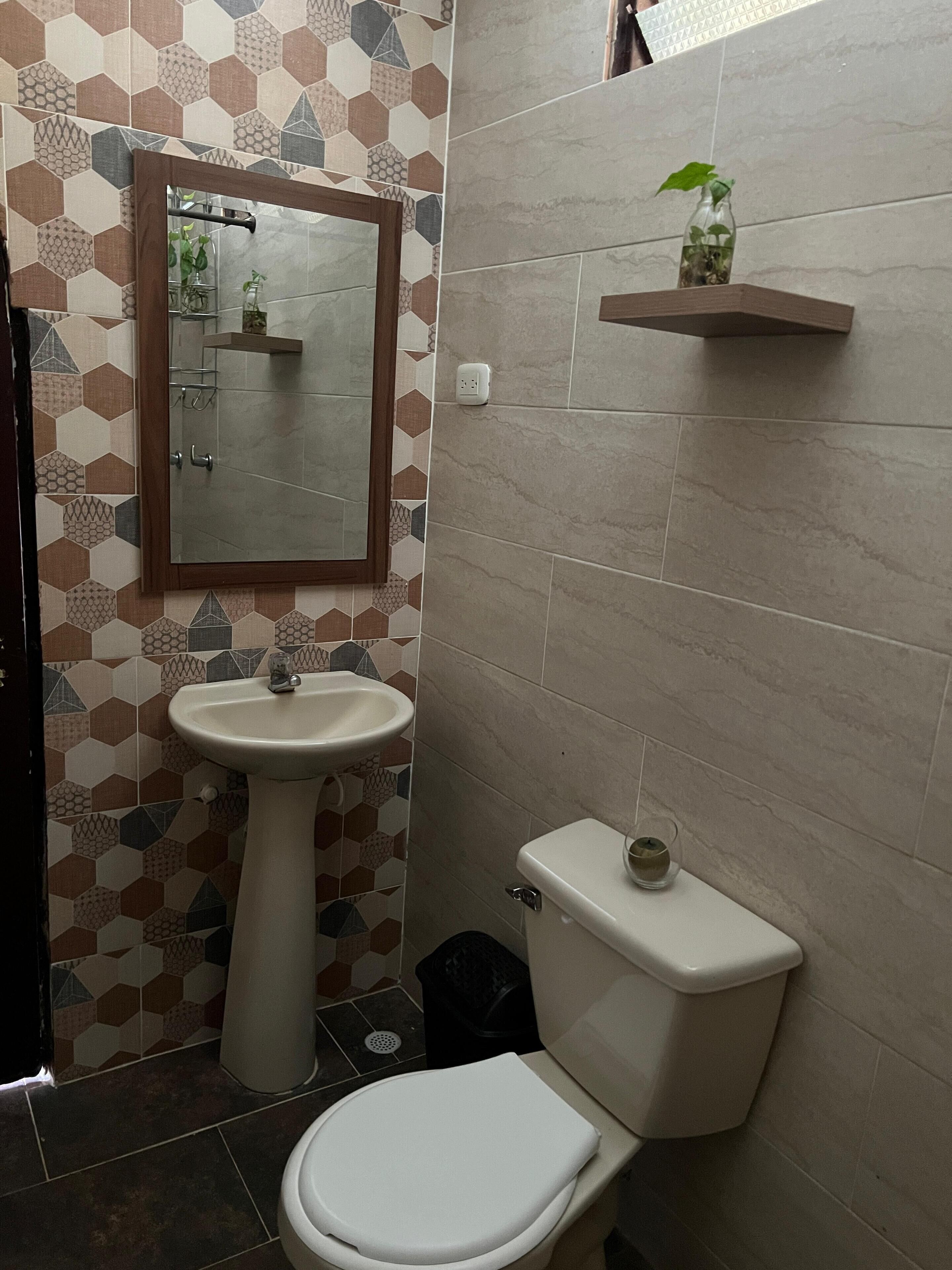 Standard-Vierbettzimmer, 1 Doppelbett | Badezimmer