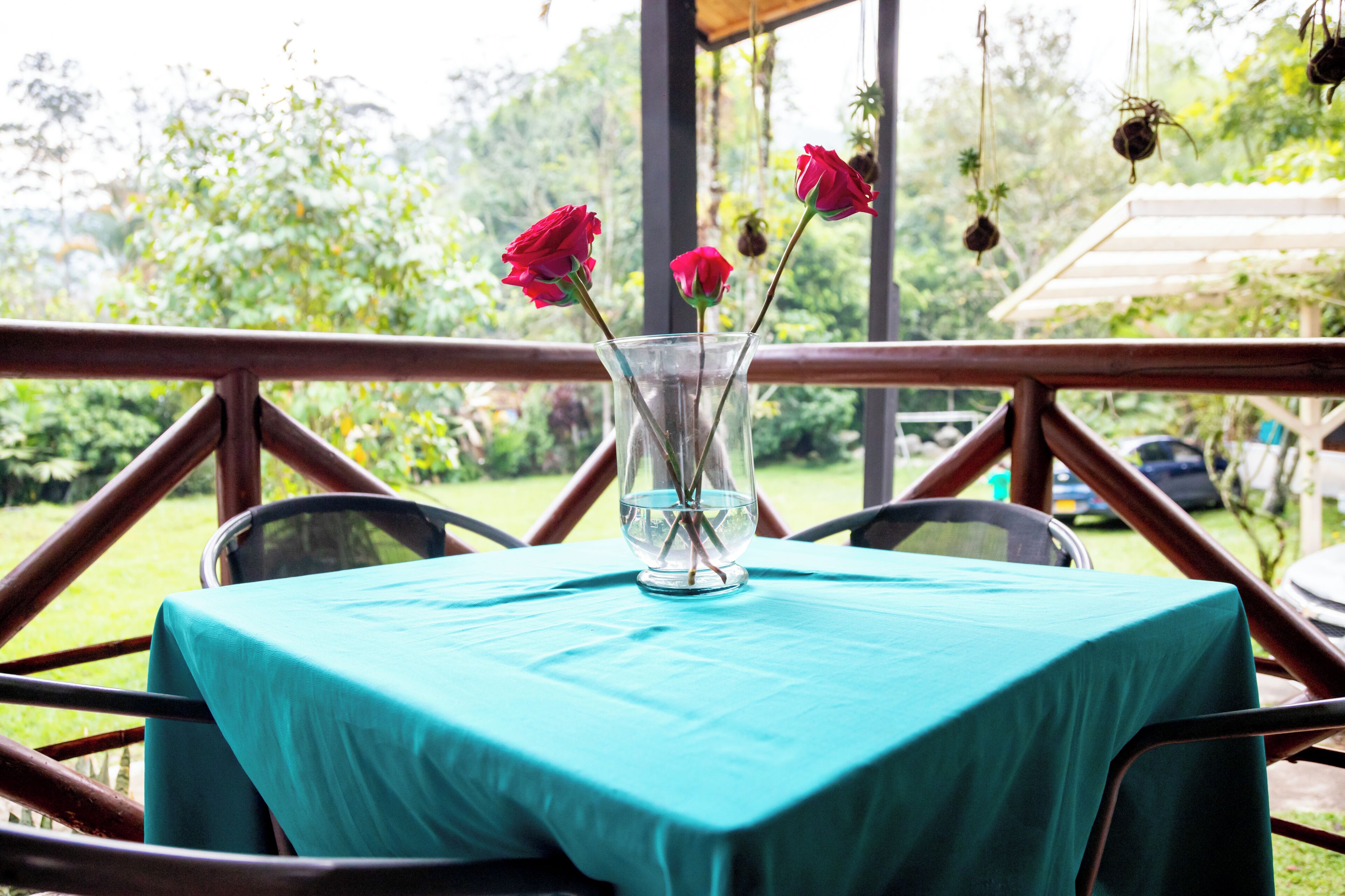 Habitación cuádruple estándar, 1 cama matrimonial | Área de sala de estar