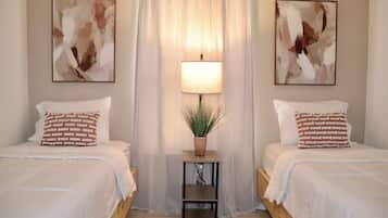 2 bedrooms, in-room safe, desk, iron/ironing board