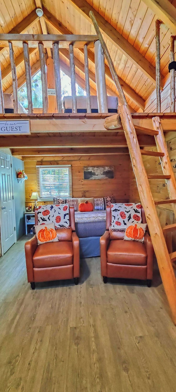 2 bedrooms, travel crib, WiFi, bed sheets