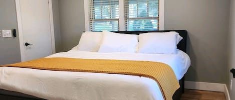 4 dormitorios, tabla de planchar con plancha, wifi gratis y ropa de cama