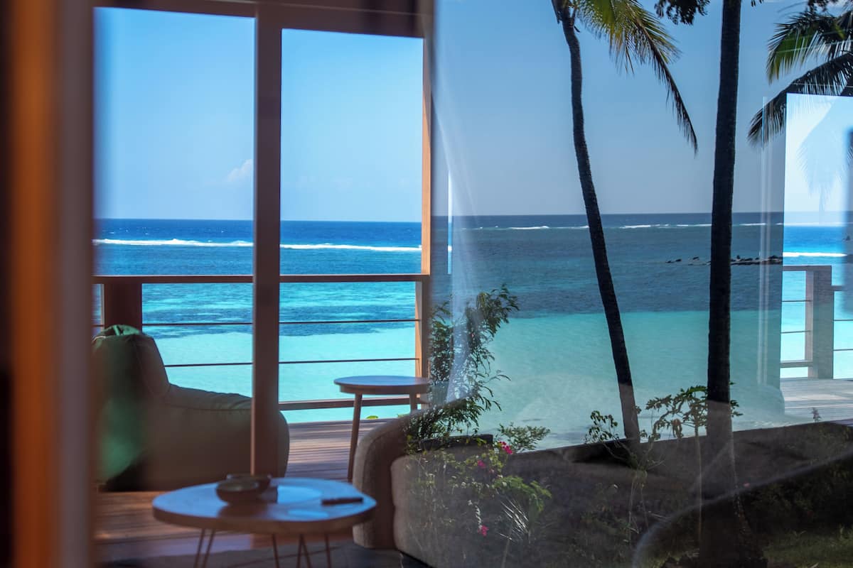 Superior Suite, Sea View | Living area
