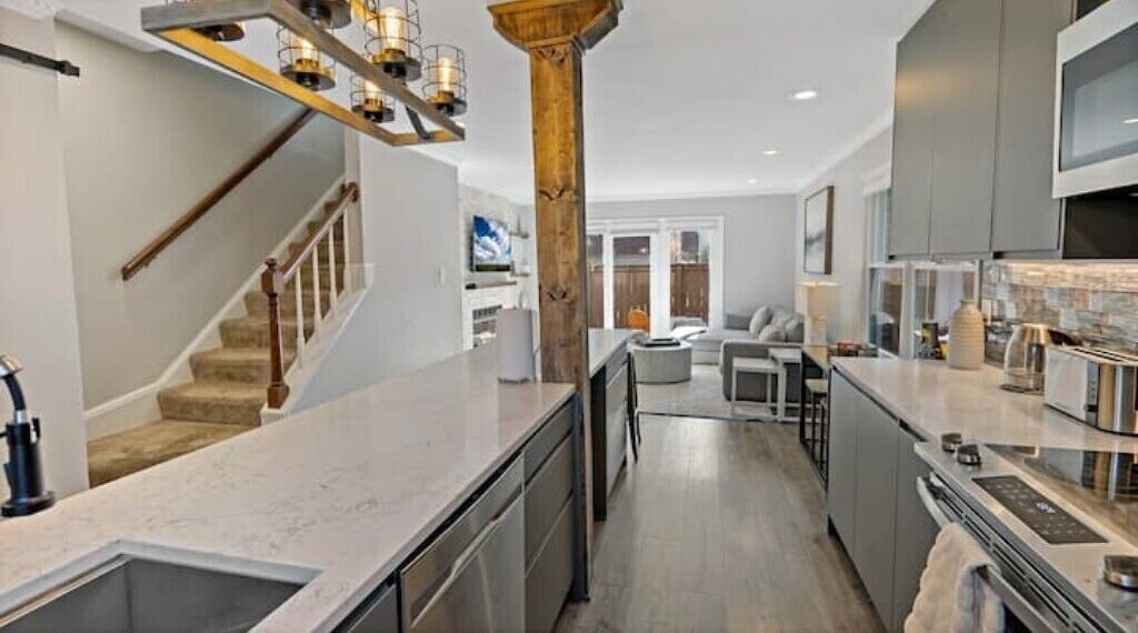 Micro-ondes, four, plaque de cuisson, lave-vaisselle