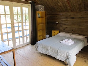 1 bedroom, free WiFi, bed sheets